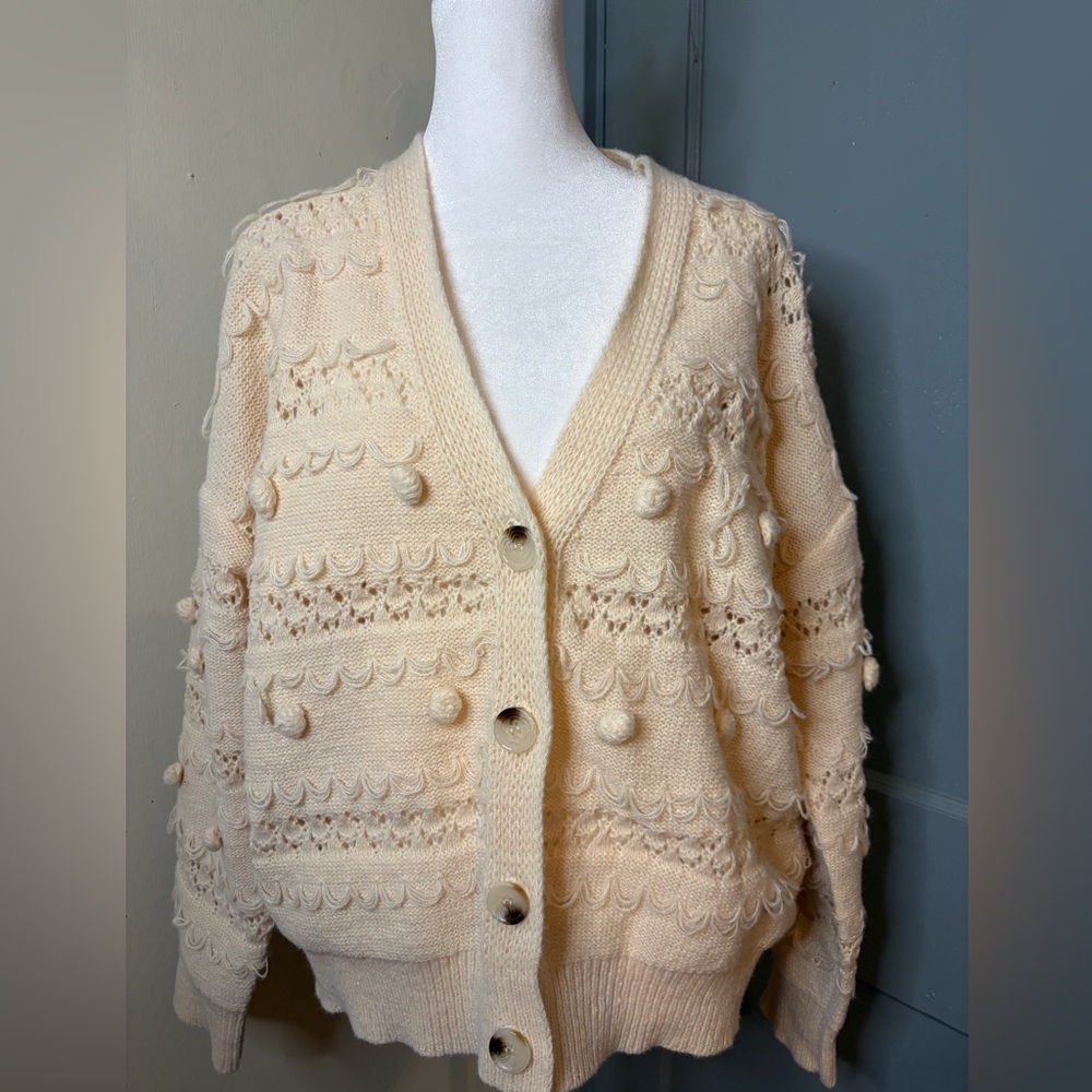 entro Cream Bobble Knit V‑Neck Cardigan